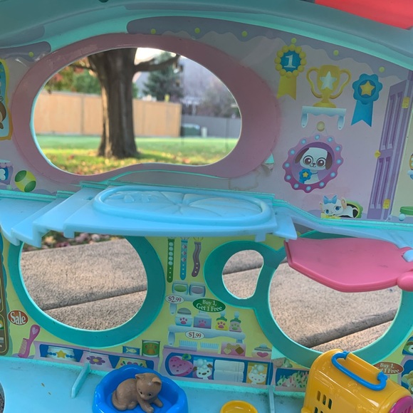 Hasbro Toys Hasbro Biggest Littlest Pet Shop Playset 205 Poshmark